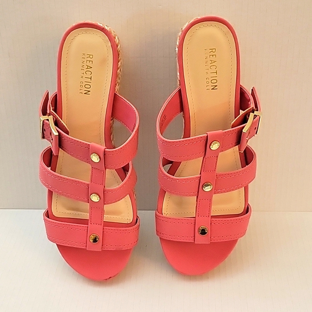 Kenneth Cole Reaction Peggie Wedge Buckle Womens Wedges Slip On. Size 11. Coral - Picture 3 of 8